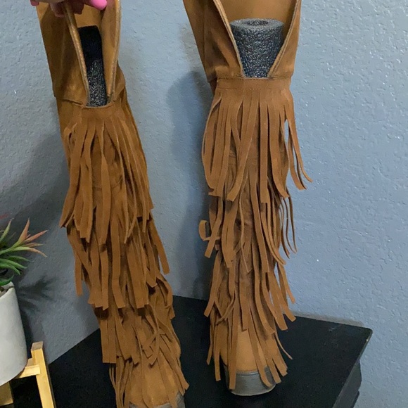 Knee high fringe boots - Picture 3 of 5